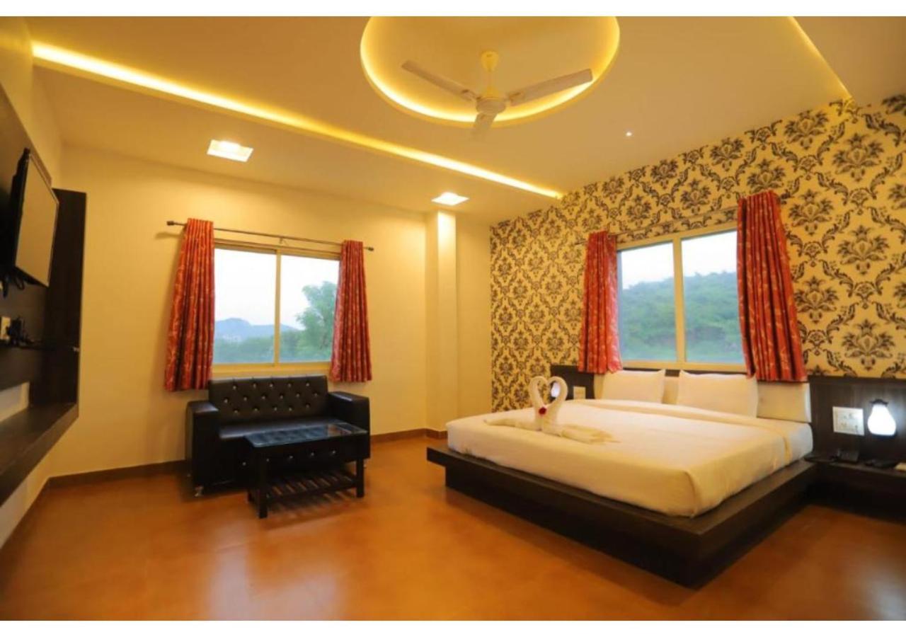 Hotel Raha Udaipur Exterior foto